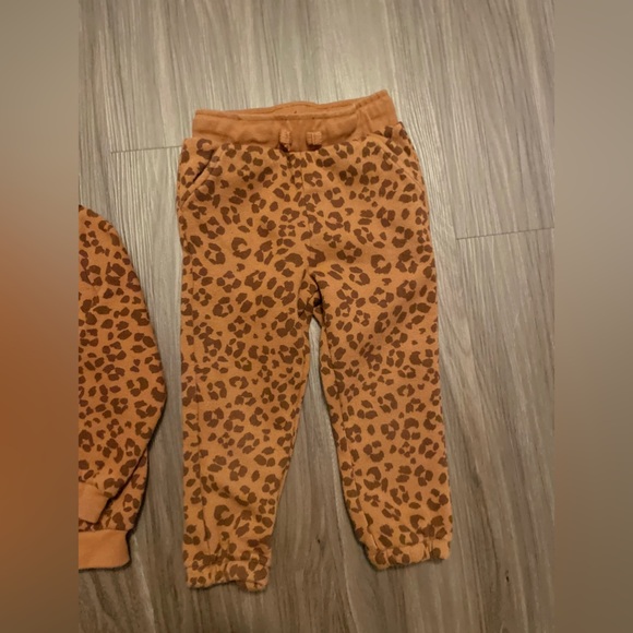Okie Dokie Leopard Print Kids Hoodie and Joggers Set size 24M - Picture 4 of 6